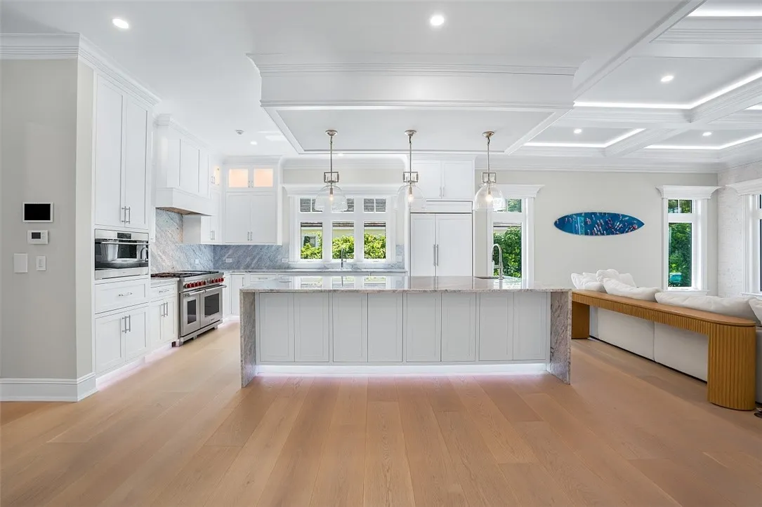 Wide-plank oak floor